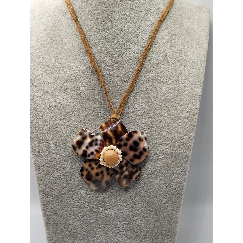 Vintage Tortoiseshell Style Flower Pendant Necklace Lucite Resin Suede Cord
